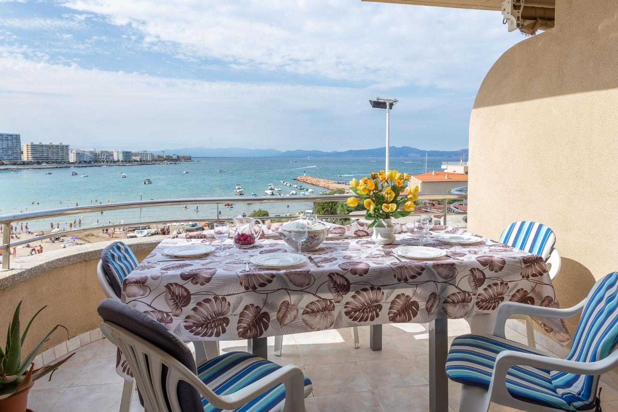 Passeig Del Mar Lägenhet L' Escala Exteriör bild